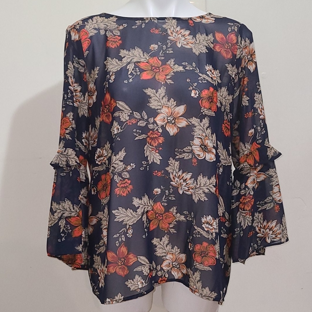 Premise studio Blue Floral Lined bell sleeve top